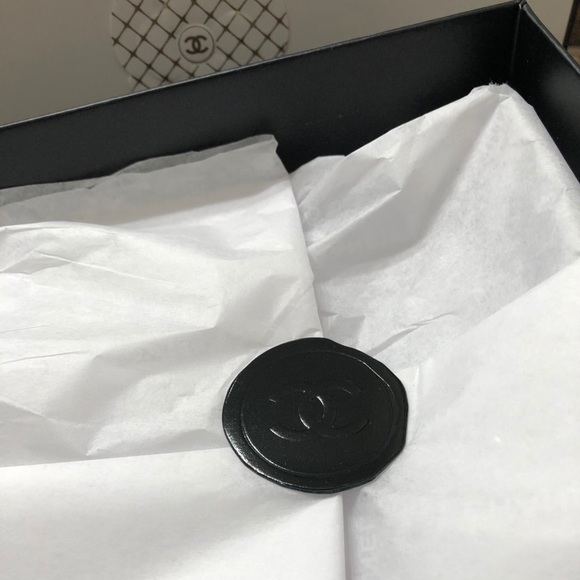 CHANEL Medium Gift Box + 2 Boxes + CC Envelope - Picture 6 of 16